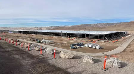La structure métallique principale a été achevée à l'usine Tesla Semi.