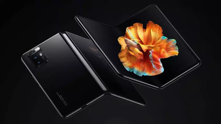 В Xiaomi MIX FOLD 2 будет установлен 8.1” экран Samsung AMOLED UTG