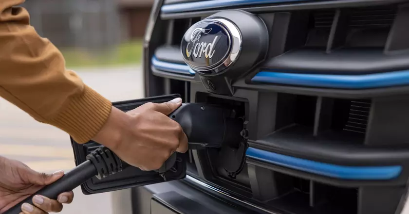 Как подключать зарядные устройства для Ford E-Transit?