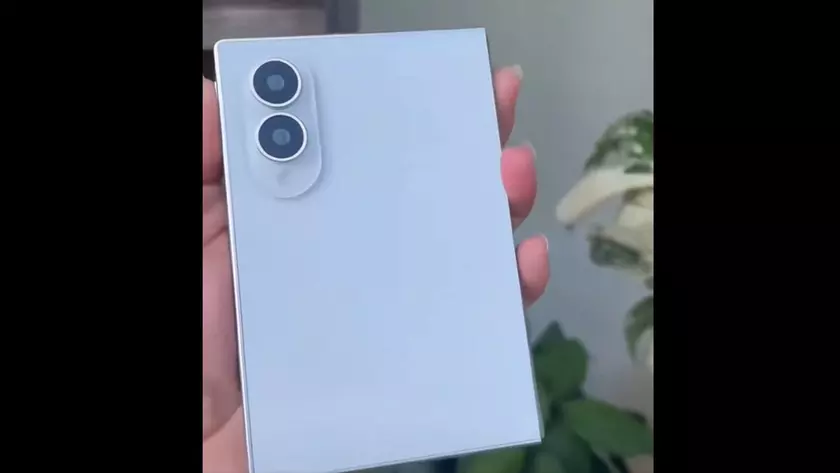 Макет смартфона Samsung Galaxy Z Fold 8