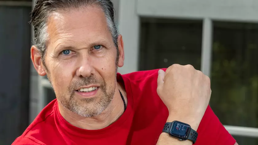 Смарт-часы Apple Watch спасли британцу жизнь: его сердце останавливалось 138 раз за 48 часов