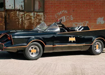 Auto for collectors: 60s Batmobile replica put up for sale