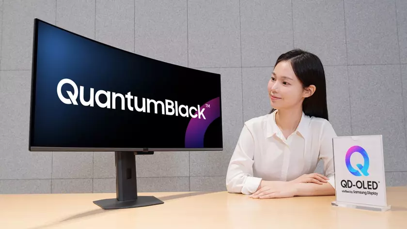 Сравнение бликов на экране монитора с пленкой QuantumBlack