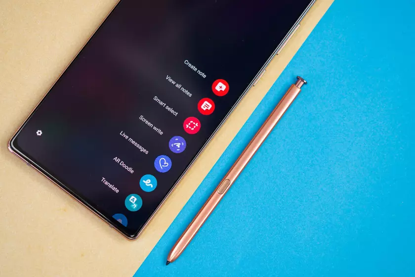 Samsung немного уменьшит дисплеи в Galaxy Z Fold 3, чтобы добавить места для стилуса S Pen