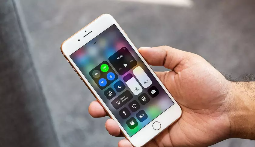 В iOS 11 все же можно отключиться от Wi-Fi и Bluetooth. Только не так, как раньше