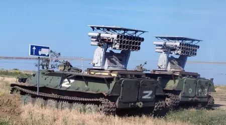 Les drones FPV ukrainiens ont touché un véhicule blindé de transport de troupes russe MT-LB avec un lanceur de navire A-22 Ogon.