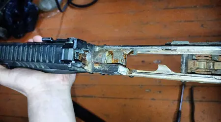 Російські військові пропагандисти зриваються на мат: АК-12 виявився «іржавим гівном»