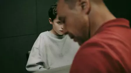 Дрони, купа підготовки та багато спроб: як Netflix зняла драматичний серіал Adolescence одним дублем? 
