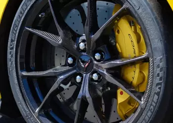 Chevrolet Corvette gets 10-piston brake calipers for the first time