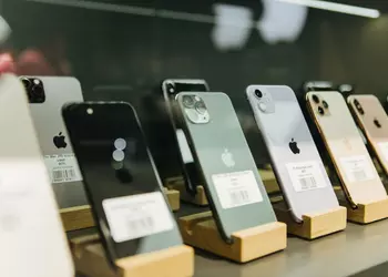 A Chinese man spent years swapping fake iPhones for genuine ones at Apple. He earned $1 million and over 2 years in prison
