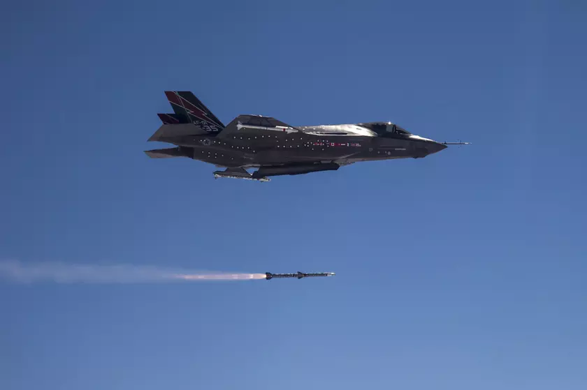 Австралия вооружит истребители пятого поколения F-35 Lightning II ракетами AGM-158C LRASM и JSM
