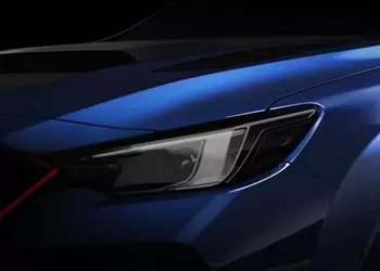 Subaru показала тизеры бензинового и электрического концептов STI