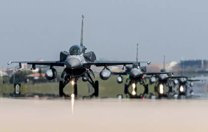 Турция модернизирует истребители F-16 до уровня Block 70/72 Viper без участия США – самолёты получат радар AESA, новую систему связи и аналог ракет AIM-120 AMRAAM