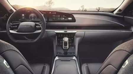 Lucid відкликає понад 4 000 килимків для автомобілів