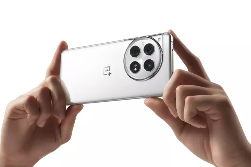 Подтверждено: глобальный запуск OnePlus 12 состоится 23 января