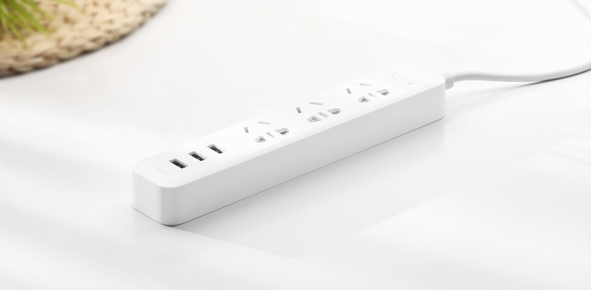 Xiaomi представила удлинитель Mi Power Strip c тремя портами USB и быстрой зарядкой на 27 Вт