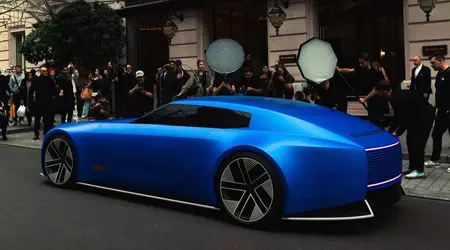 На це можна дивитися вічно: розкішний концепт-кар Jaguar Type 00 у кольорі "ультрамарин" прикрасив тиждень моди в Парижі