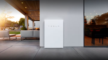 Elon Musk handed over Tesla Powerwall stations to Ukraine