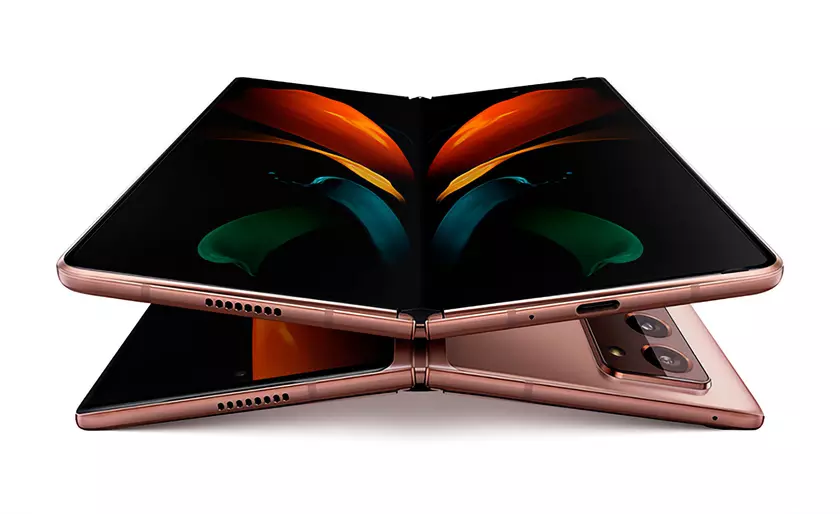 Пользователи Samsung Galaxy Fold 2 начали получать новую версию ПО