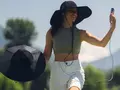 EcoFlow привезла на IFA 2024 шляпу Power Hat, которая может заряжать смартфоны
