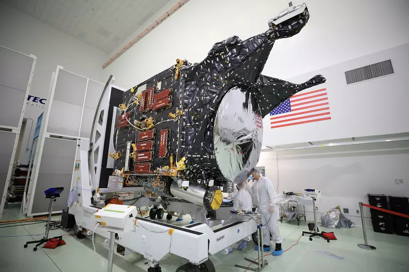 NASA осенью отправит в космос зонд Psyche для изучения одноимённого металлического астероида в 450 млн км от Земли, который может быть ядром не сформировавшейся планеты
