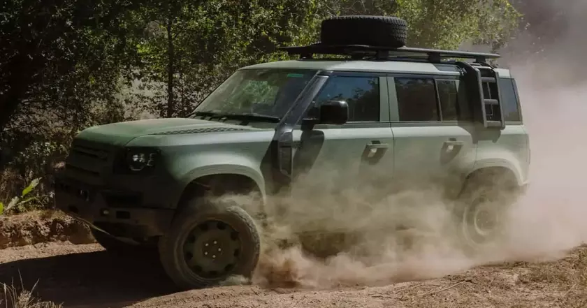 Land Rover перевел военный Defender Wolf на монокок-шасси