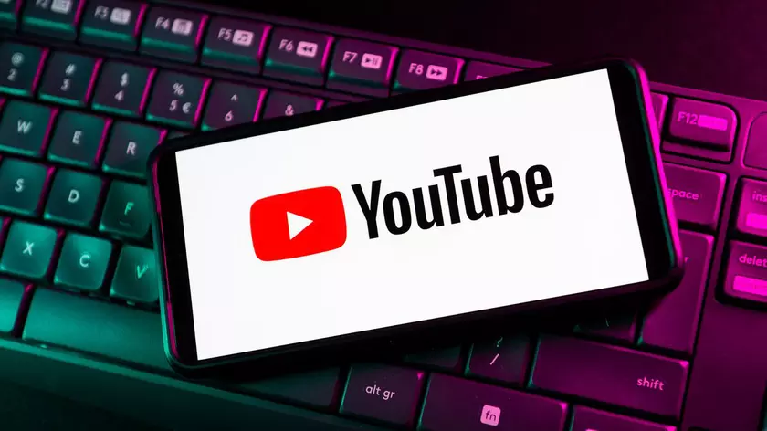 История YouTube: Как логотип на смартфоне стал символом эпохи