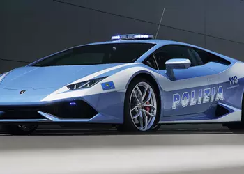 Шесть специальных суперкаров: Lamborghini отмечает 20-летие сотрудничества с итальянской полицией