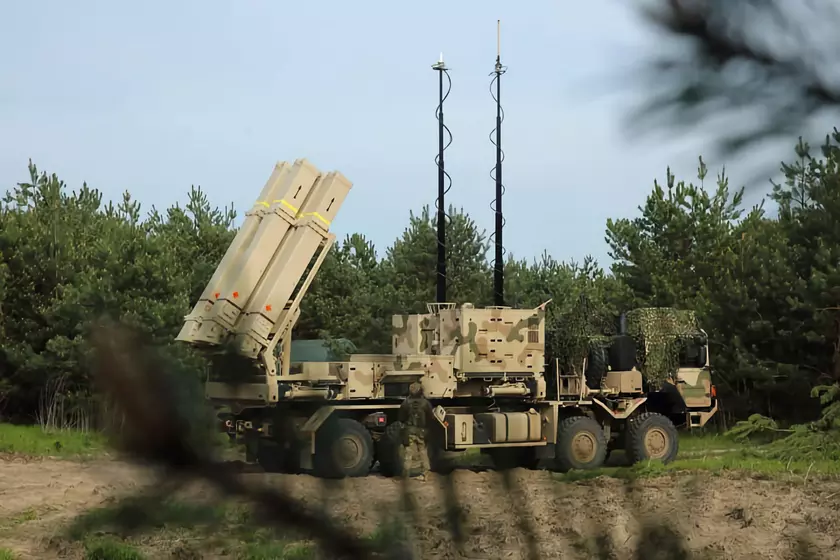 Украина до конца 2023 года получит ещё две системы противовоздушной обороны IRIS-T