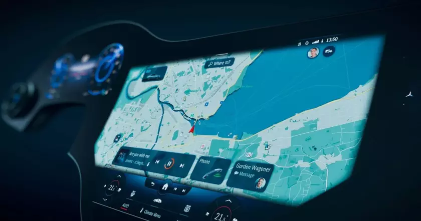 Mercedes отказывается от использования CarPlay следующего поколения от Apple в своих автомобилях: В чем причина?