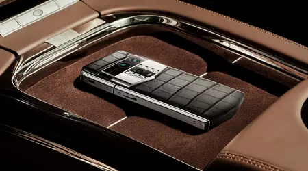 Вийшов Vertu Agent Q — ексклюзивний смартфон з позолотою і крокодилячою шкірою всього від $5380
