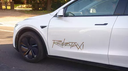 Маск, навчи роботаксі правил! Автономні електрокари Tesla створюють хаос на дорогах Остіна