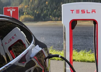 Reuters: Новая модель Tesla дебютирует в этом году и будет на 20% дешевле Model Y