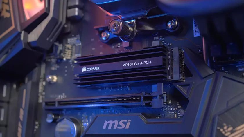 Исследование высокоскоростного мира: глубокое погружение в Corsair Force MP600