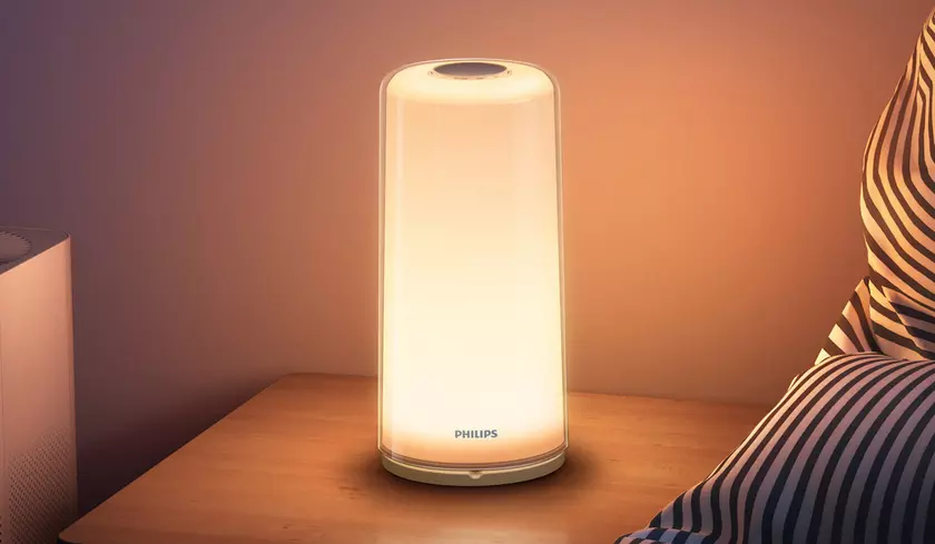 Xiaomi представила «умный» светильник Philips Zhirui Bedside Lamp