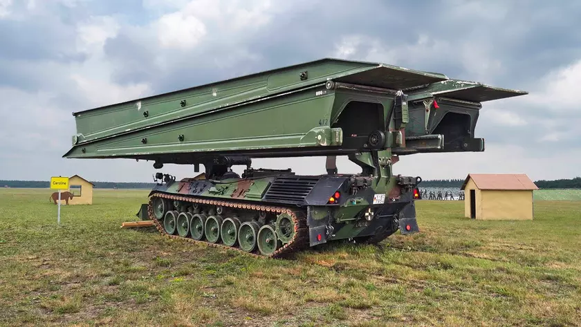 Германия передаст Украине 16 необычных машин Biber на шасси танка Leopard 1