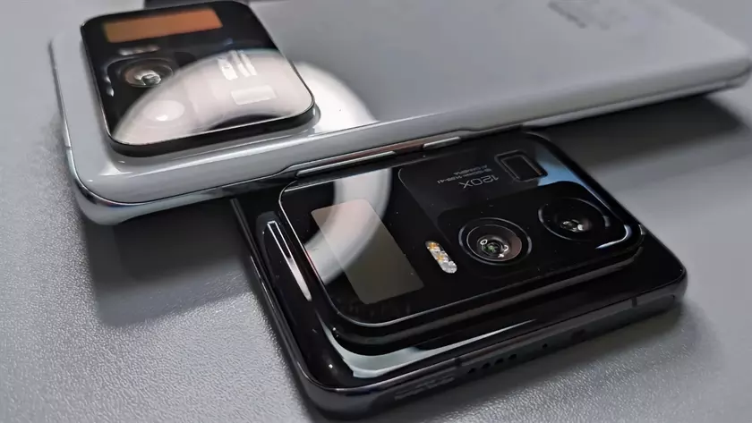 Xiaomi готовит ещё один смартфон с дополнительным экраном на задней стороне, как у Mi 11 Ultra