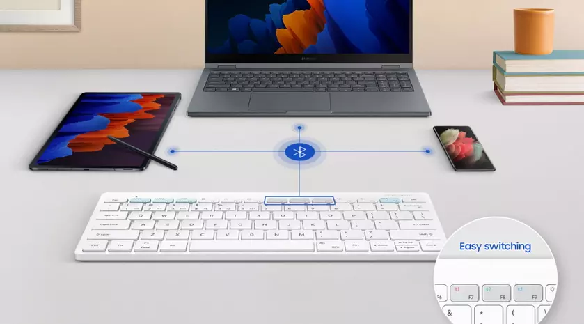 Samsung представила клавиатуру для миллениалов: портативная Smart Keyboard Trio 500 работает с тремя устройствами одновременно