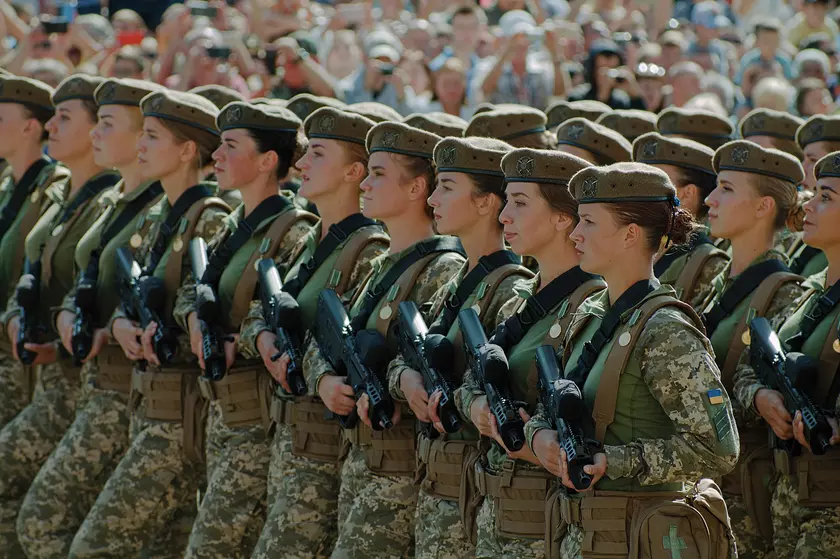В некоторых областях Украины почти половина желающих присоединиться к армии - женщины