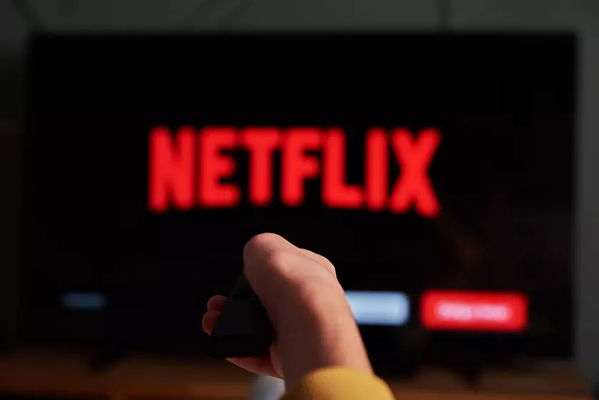 Netflix готовит новую подписку — с рекламой, но вдвое дешевле своего самого популярного тарифа