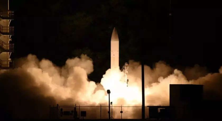 Армия США рискует остаться без гиперзвукового оружия LRHW с ракетой Dark Eagle в 2023 году