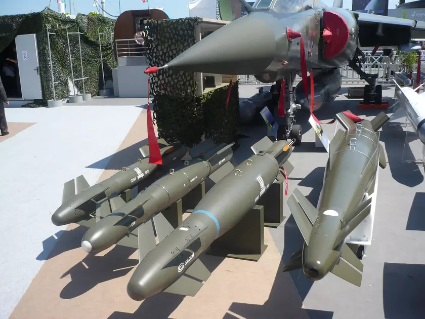 Франция передаст Украине высокоточные авиабомбы AASM Hammer, они могут поражать наземные цели на расстоянии до 70 км