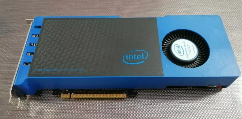 Уникальную видеокарту Intel, доступную в единственном экземпляре, продали за €4 650
