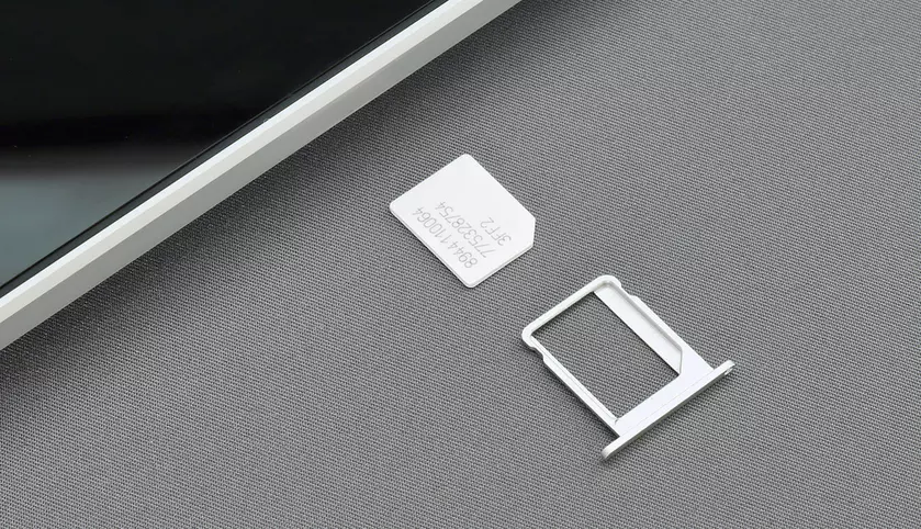 Слух: iPhone 15 Pro может лишиться физического слота для SIM-карты