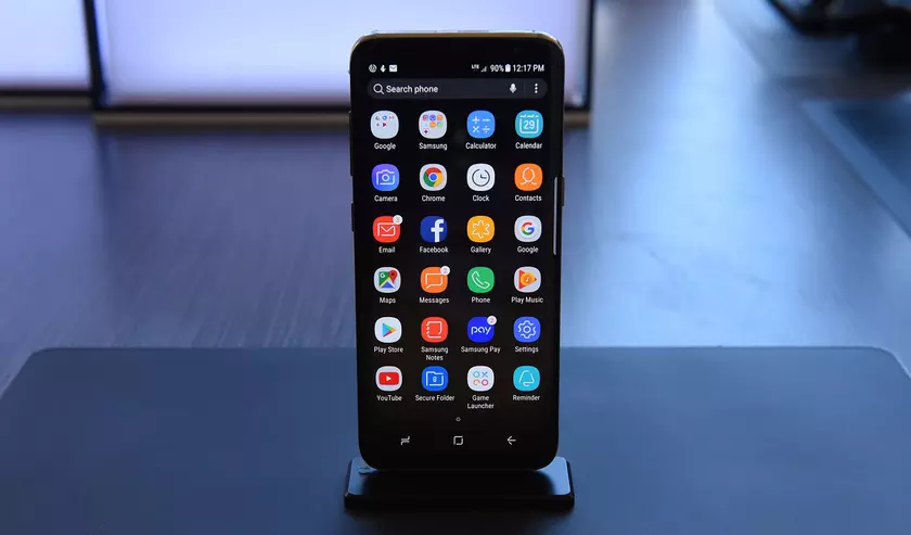 Samsung запатентовала технологию встроенных в экран камеры и сканера отпечатков пальцев