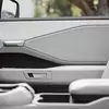 Мініатюра інтер'єру електричного Toyota Highlander 2027 вид 3