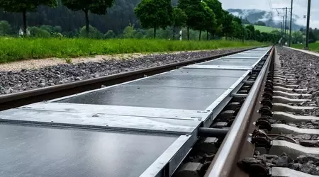 Solar panels between train tracks survived 11,000 passes — now France wants in