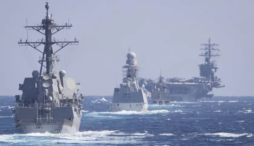 Эсминец с управляемыми ракетами USS Thomas Hudner класса Arleigh Burke сбил беспилотник, запущенный из Йемена