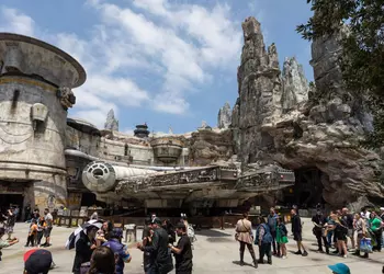 Цифровой Диснейленд: как современные технологии позволяют Disney управлять лучшим парком развлечений в мире