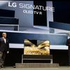 lg-OLED65R9-rollable-tv-ces-2019-1.jpg